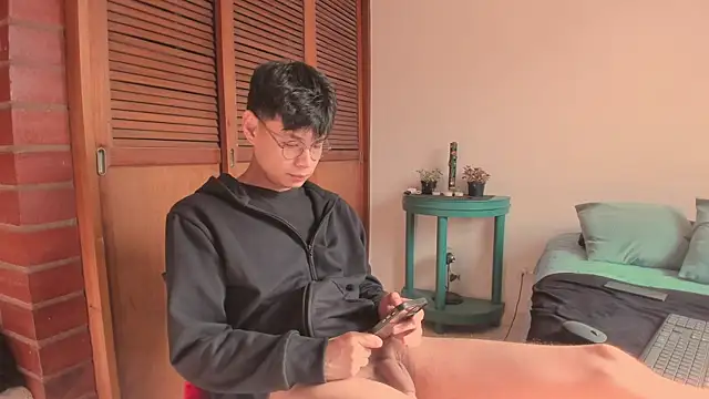 estmonnn online show from 22, 11, 2025