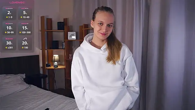 Snapshot of DierdreJacobsohn chatting on 14, 12, 2025 DierdreJacobsohn online show from 14, 12, 2025