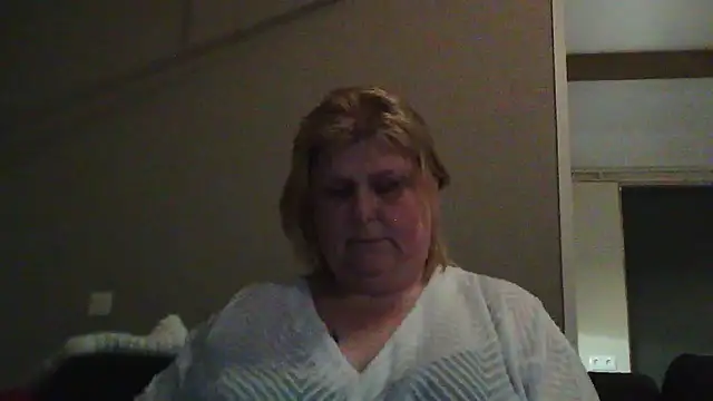 Sylviastar46 online show from 5, 2, 2026