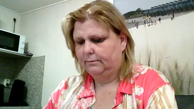 Sylviastar46 online show from 17, 3, 2026