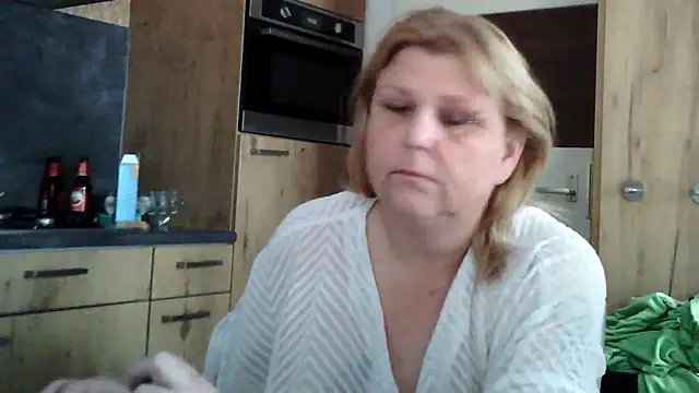 Sylviastar46 online show from 27, 3, 2026