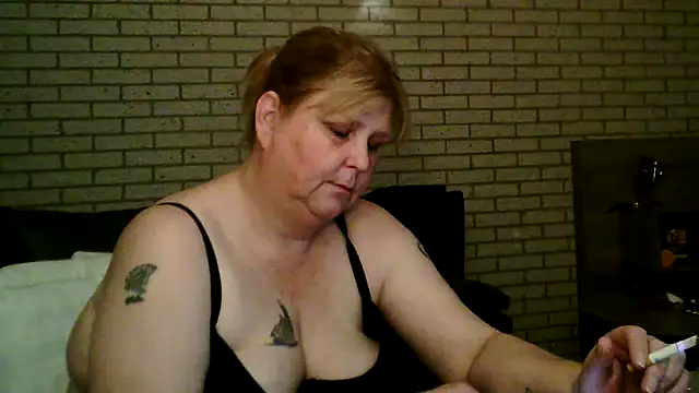 Sylviastar46 online show from 8, 4, 2026