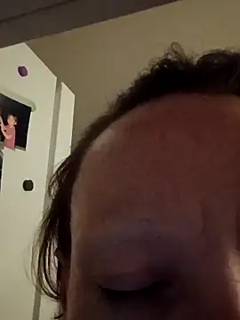 Karebearz1 online show from 2, 4, 2026