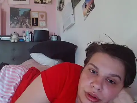 Carolineisback online show from 24, 5, 2026