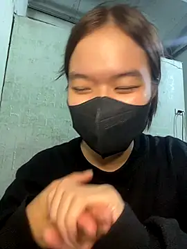 Snapshot of BUNNY050465 chatting on 17, 11, 2025 BUNNY050465 online show from 17, 11, 2025