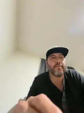 ezrah23 online show from 6, 1, 2026