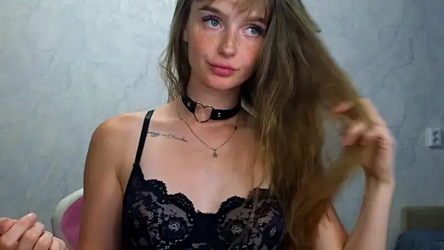 Snapshot of Lovelly_molly1 chatting on 8, 7, 2026 Lovelly molly1 online show from 8, 7, 2026