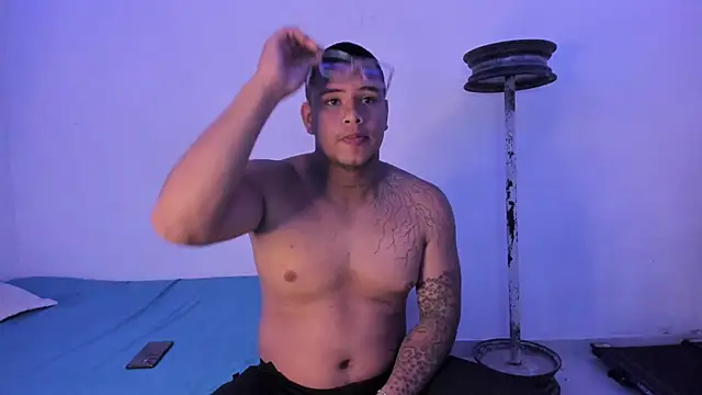 Snapshot of LucassFoster chatting on 5, 11, 2025 LucassFoster online show from 5, 11, 2025