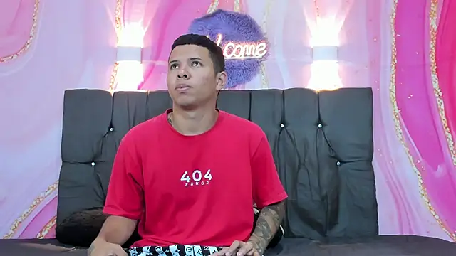 Steven19 LatinBoy online show from 5, 12, 2025