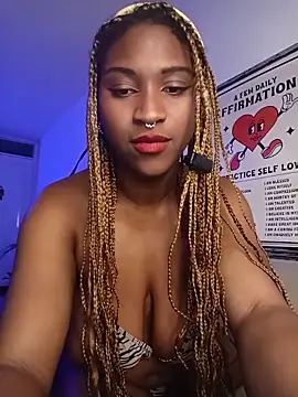 EvonyFoxxx online show from 30, 6, 2026
