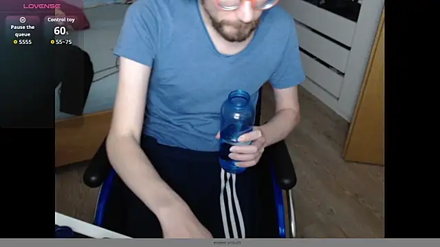 Snapshot of Guttermann chatting on 5, 11, 2025 Guttermann online show from 5, 11, 2025