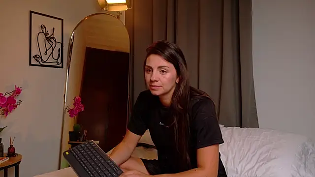 Snapshot of SeleneNova chatting on 9, 7, 2026 SeleneNova online show from 9, 7, 2026