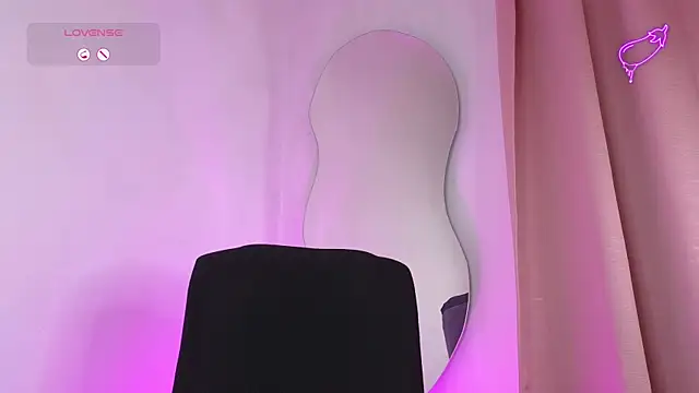 BabyLauritaa online show from 18, 11, 2025