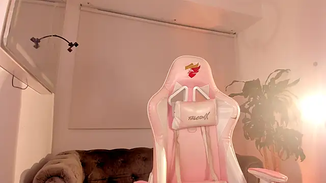 eva  s online show from 15, 4, 2026