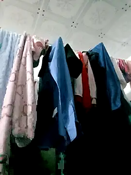 Snapshot of Elina_99 chatting on 6, 11, 2025 Elina 99 online show from 6, 11, 2025