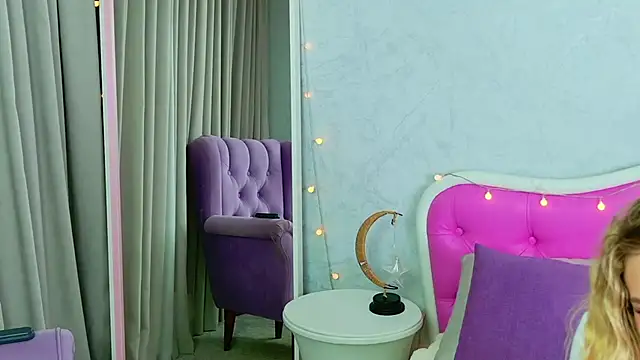 Barbie Kris   online show from 21, 12, 2025