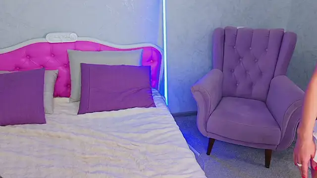 Barbie Kris   online show from 3, 4, 2026