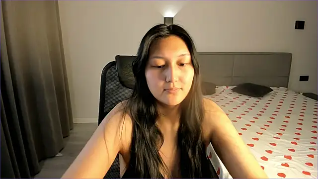 Snapshot of Yunamini chatting on 3, 12, 2025 Yunamini online show from 3, 12, 2025