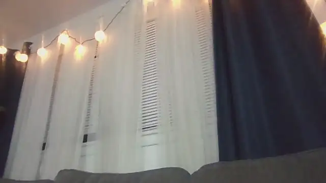 Snapshot of prettylildes chatting on 1, 11, 2025 prettylildes online show from 1, 11, 2025