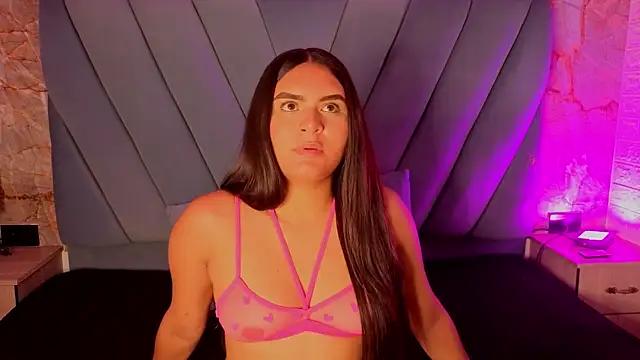 Snapshot of amarahanks1 chatting on 6, 11, 2025 amarahanks1 online show from 6, 11, 2025