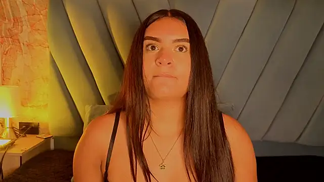 Snapshot of amarahanks1 chatting on 8, 11, 2025 amarahanks1 online show from 8, 11, 2025