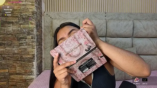 Snapshot of amarahanks1 chatting on 17, 12, 2025 amarahanks1 online show from 17, 12, 2025