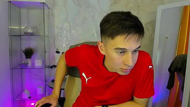 Snapshot of MarkKullen chatting on 1, 11, 2025 MarkKullen online show from 1, 11, 2025