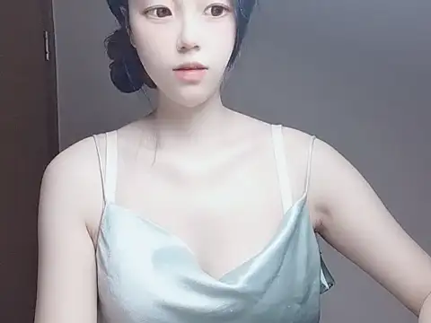 JuliaNoir online show from 27, 11, 2025