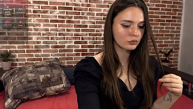 Snapshot of AlexaWongg chatting on 1, 11, 2025 AlexaWongg online show from 1, 11, 2025