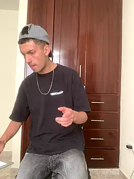 Snapshot of dylan_drakee chatting on 3, 11, 2025 dylan drakee online show from 3, 11, 2025