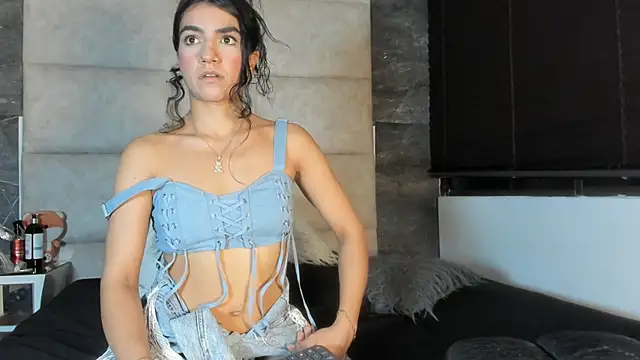 Liia Leens online show from 1, 2, 2026