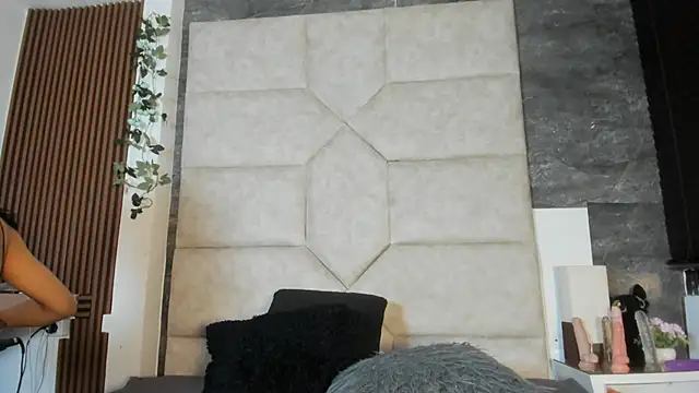 Liia Leens online show from 8, 2, 2026