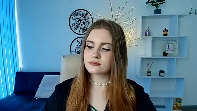 Snapshot of NinaSavkoo chatting on 4, 11, 2025 NinaSavkoo online show from 4, 11, 2025