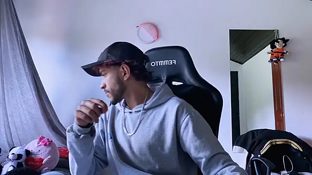 Snapshot of 3v1l chatting on 18, 11, 2025 3v1l online show from 18, 11, 2025