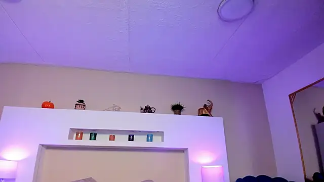 Snapshot of Sophie_Russell_ chatting on 4, 12, 2025 Sophie Russell online show from 4, 12, 2025