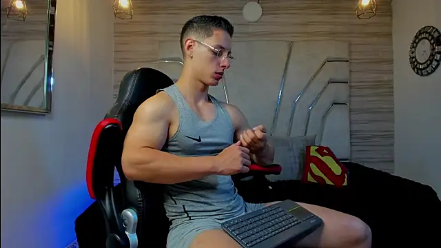 MAXTHOMSON online show from 21, 11, 2025