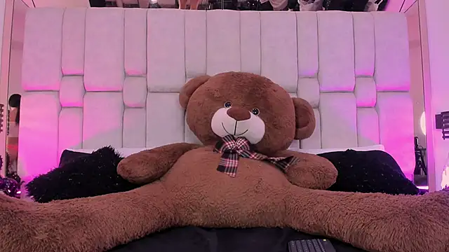 MylittleEmily  online show from 11, 11, 2025