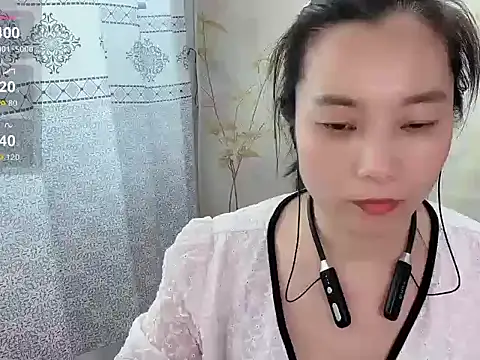 Lingling-Baby520 online show from 25, 3, 2026