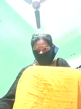 Snapshot of Rsr-1 chatting on 2, 11, 2025 Rsr-1 online show from 2, 11, 2025