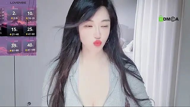 Snapshot of YunShan-33 chatting on 20, 5, 2026 YunShan-33 online show from 20, 5, 2026