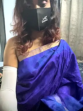 Snapshot of Queen-dhivya chatting on 16, 11, 2025 Queen-dhivya online show from 16, 11, 2025