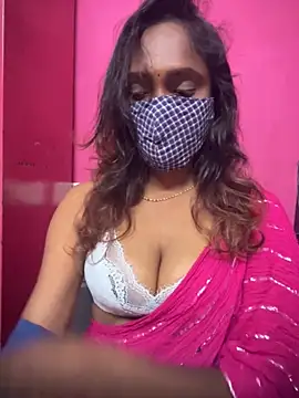 Snapshot of Queen-dhivya chatting on 25, 11, 2025 Queen-dhivya online show from 25, 11, 2025