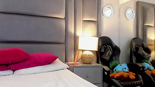 Snapshot of BriannaRivera chatting on 1, 12, 2025 BriannaRivera online show from 1, 12, 2025