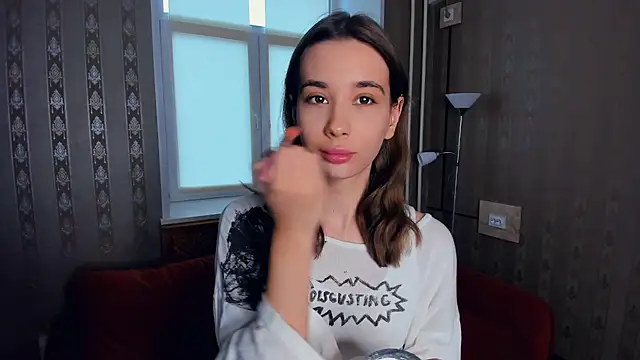 Snapshot of JacalynSchreiber chatting on 8, 11, 2025 JacalynSchreiber online show from 8, 11, 2025