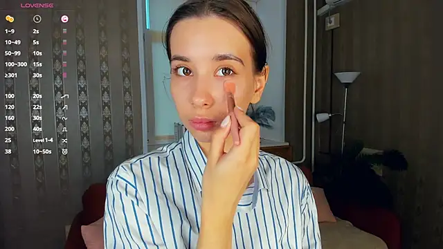 Snapshot of JacalynSchreiber chatting on 21, 11, 2025 JacalynSchreiber online show from 21, 11, 2025