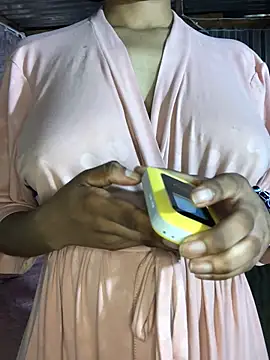 Snapshot of mcdeeXo chatting on 6, 11, 2025 mcdeeXo online show from 6, 11, 2025