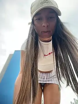 Brunettecollins05 online show from 25, 6, 2026