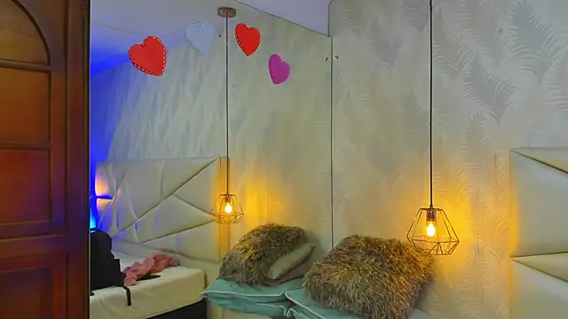 Snapshot of laurettedela_rouse chatting on 30, 11, 2025 laurettedela rouse online show from 30, 11, 2025