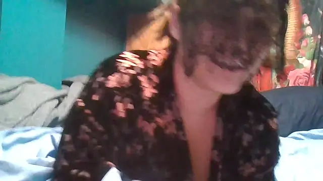 Snapshot of Buttercup2001 chatting on 1, 11, 2025 Buttercup2001 online show from 1, 11, 2025