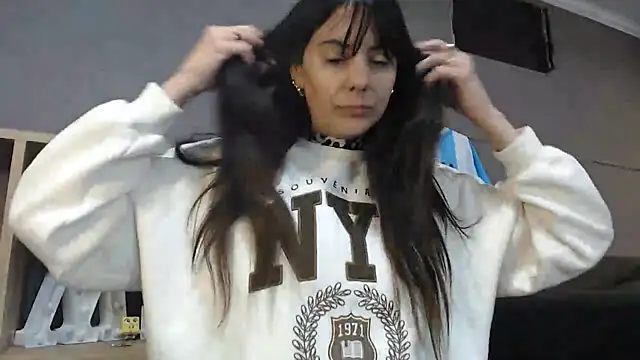 Snapshot of mickystrumia23 chatting on 16, 6, 2026 mickystrumia23 online show from 16, 6, 2026